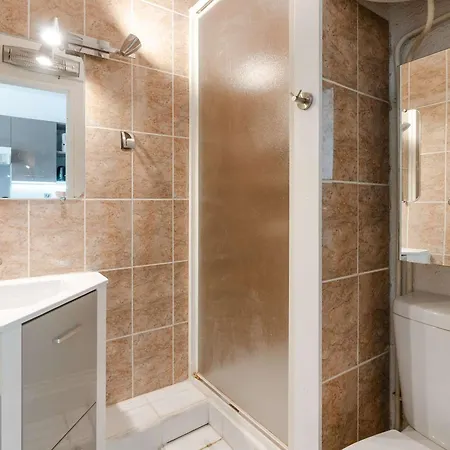 T2 Avec Loggia, 4 Couchages, Proche Et Commerces, Narbonne-plage - Fr-1-409-128 Apartment *