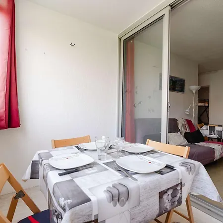 Apartment T2 Avec Loggia, 4 Couchages, Proche Et Commerces, Narbonne-plage - Fr-1-409-128 *